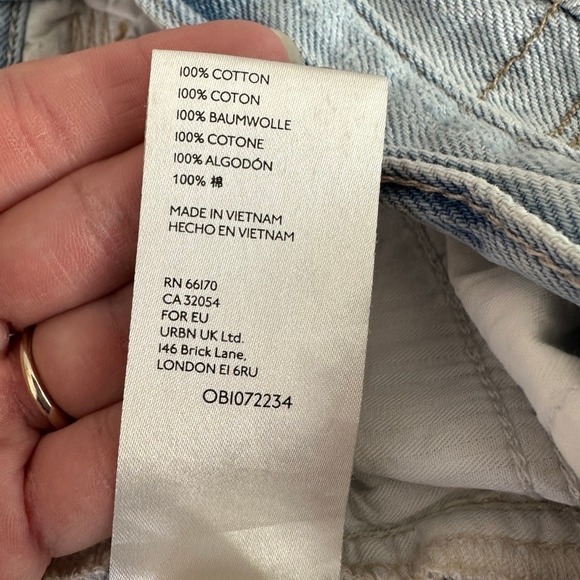 Free People We The Free Makai Cutoff Denim Short Light Wash Distressed Size 24 - Picture 8 of 9